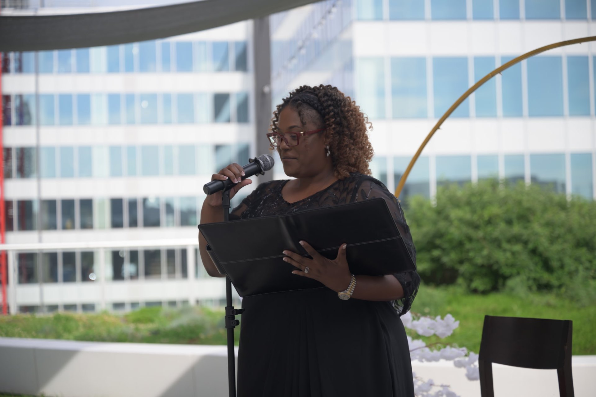 Danielle, ordained Christian wedding officiant serving Cincinnati and Ohio